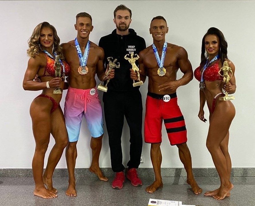 Спорт, Спорт в Томске, Томские новости, бодибилдинг турнир соревнования спорт в Томской области спортсмены бодибилдинг Томские спортсмены привезли 8 медалей чемпионата и первенства Сибири по бодибилдингу