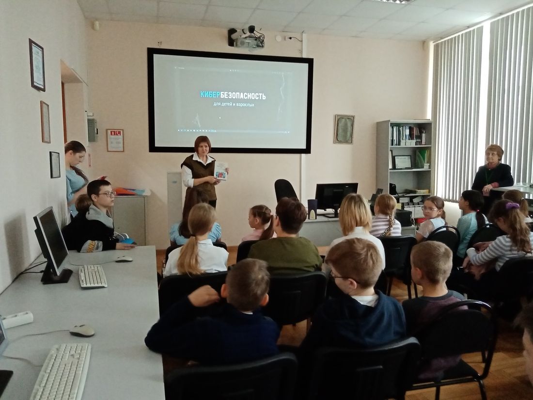 Ростелеком, Томские новости, ростелеком школьники кибербезопасность ученики школа защита «Ростелеком» открыл томским школьникам «Прекрасный, опасный, кибербезопасный мир»