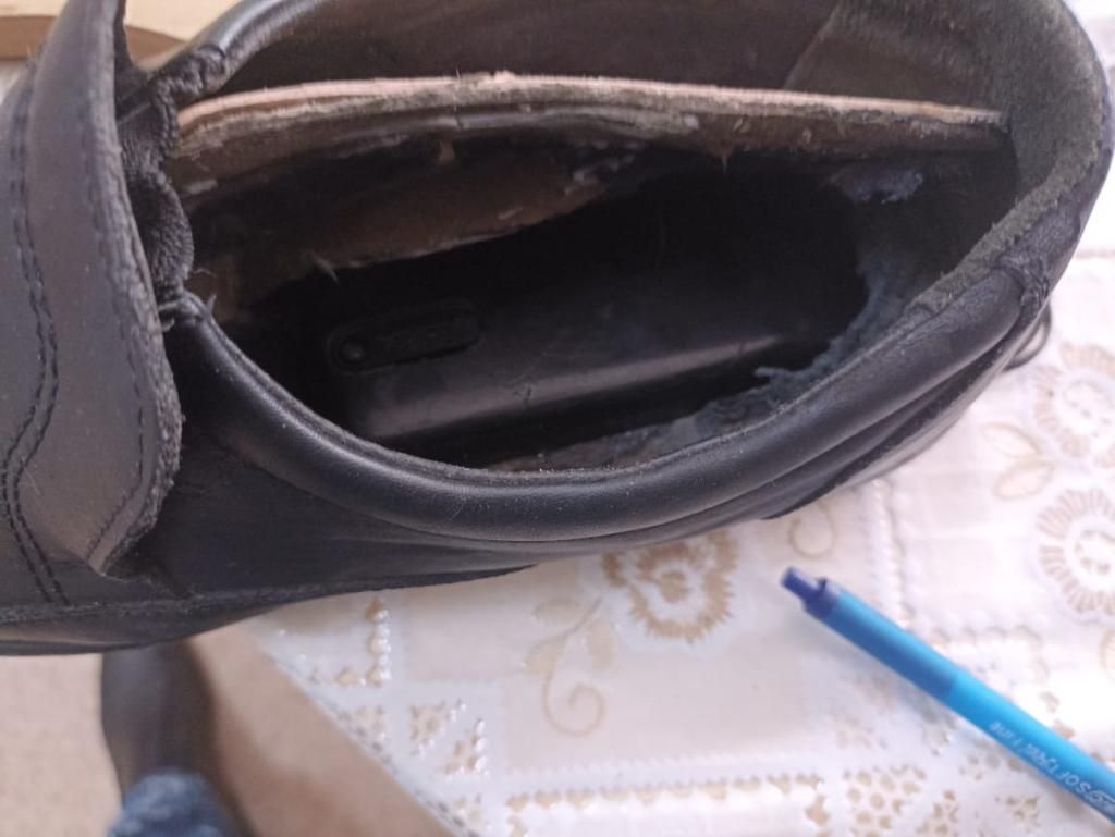 Криминал, Томские новости, уфсин колония арестовали запрещенные предметы обувь сим-карта телефон передачка Телефон в ботинке пытались передать на территорию томской колонии