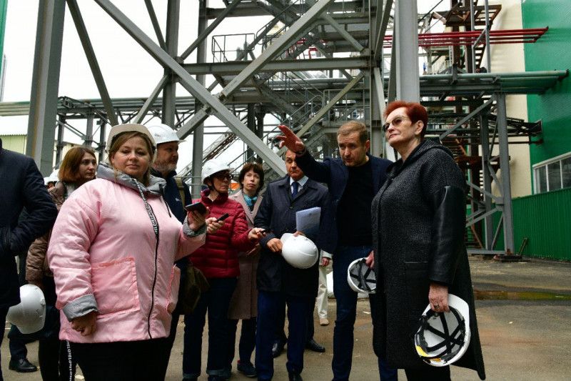 ЗД ТО, Томские новости, завод дума депутаты лесопромышленный комплекс ЛПК Депутаты томской облдумы провели выездное совещание на заводе «Латат»