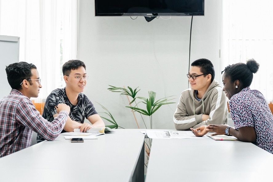 Культура в Томске, Томские новости, ТПУ, ТПУ вуз студенты иностранные студенты в Томске обучение образование вуз В Томске открывается выставка «Томск. Взгляд с другой стороны Земли»