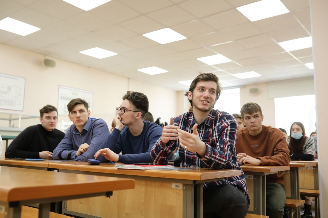 Газпромнефть-Восток, Томские новости, ГПН вузы карьера разработка помощь студентам профориентация «Газпромнефть-Восток» обсудил со студентами возможные карьерные треки