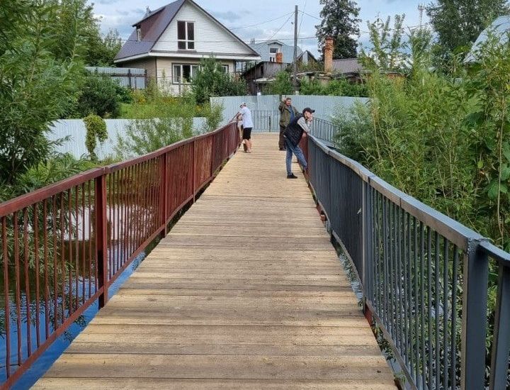 Городское благоустройство, Томские новости, ремонт моста пешеходный мост Керепеть озеро проход дороги благоустройство интересные новости Томска В Томске отремонтировали пешеходный мост через Керепеть
