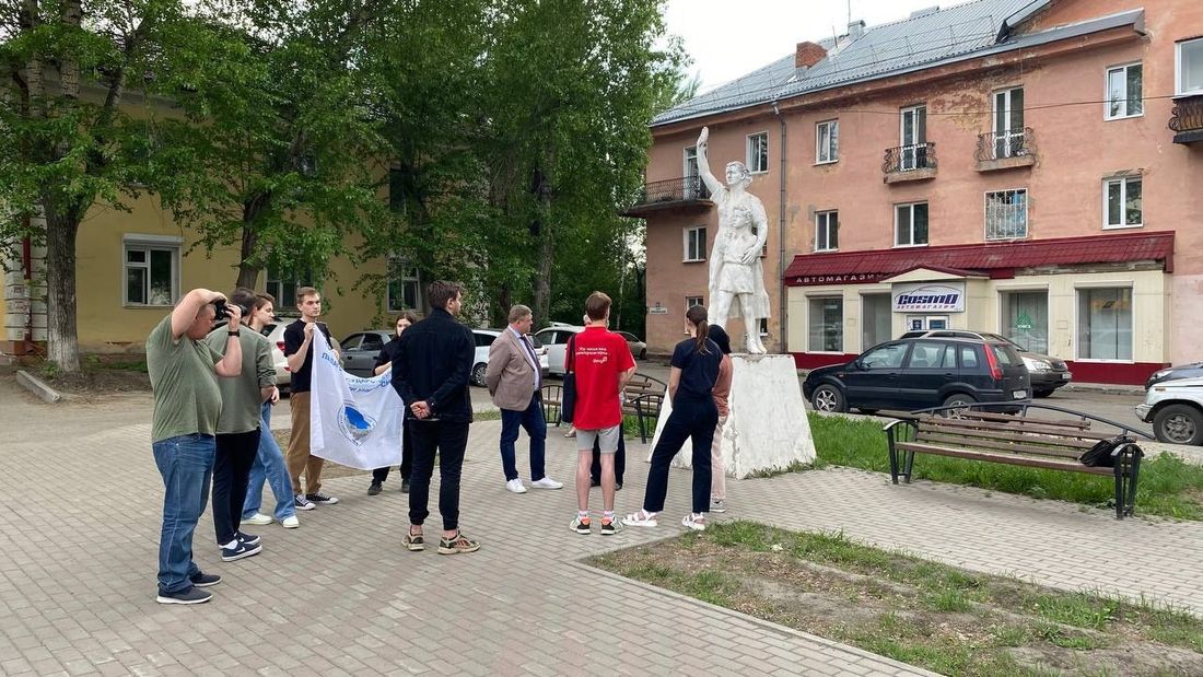 Памятники, Томские новости, скульптура восстановление космомолка и пионер эстетика ебеней томские памятники В Томске планируют восстановить скульптуру «Комсомолка и пионер»