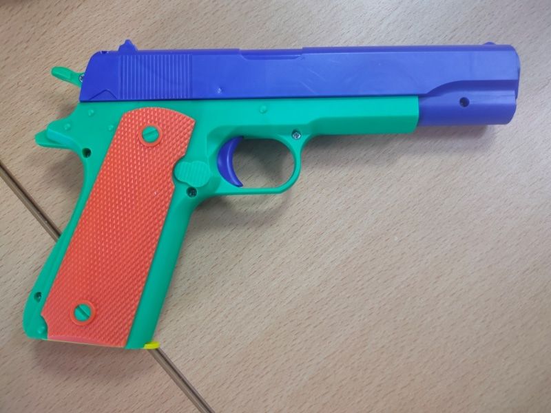 Криминал, Происшествия, Томские новости, пистолет игрушки комплектующие доставка обманули арестовали задержали мошенники Томич заказал компьютерные комплектующие, но получил игрушечный пистолет