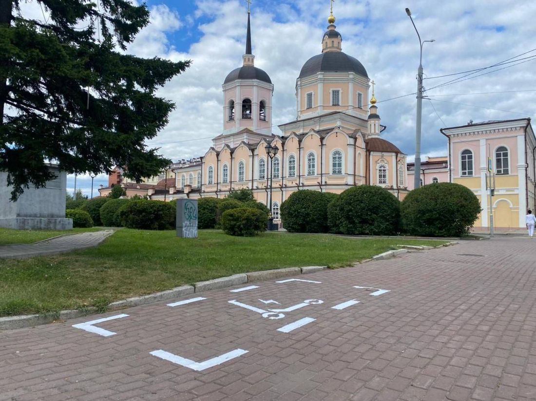 Безопасность, Дороги, Томские новости, самокат катание езда парковка разметка речной вокзал В Томске появилась разметка для парковки электросамокатов