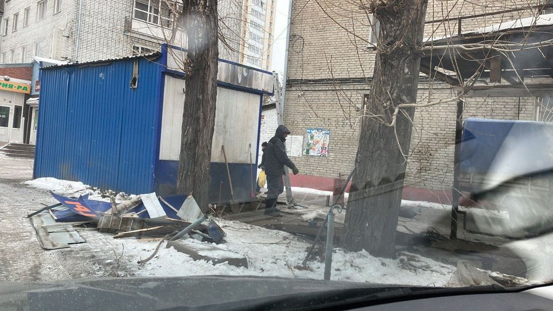 Город, Городское благоустройство, Томские новости, Ленина проблемы киоск документы перекресток строительство временные объекты В Томске снесли незаконный киоск на пересечении пр. Ленина и ул. Нижне-Луговой