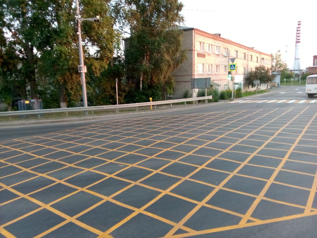 Дороги, Томские новости, разметка вафельная разметка перекресток пересечение На еще одном томском перекрестке появилась «вафельная» разметка
