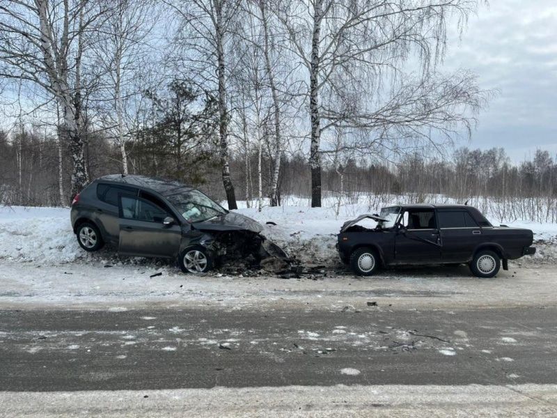 Происшествия, Томские новости, авария ДТП врезались пострадали сводка происшествий жесть Томска интересные новости Водитель ВАЗа попал в больницу после столкновения с встречной иномаркой в Томске
