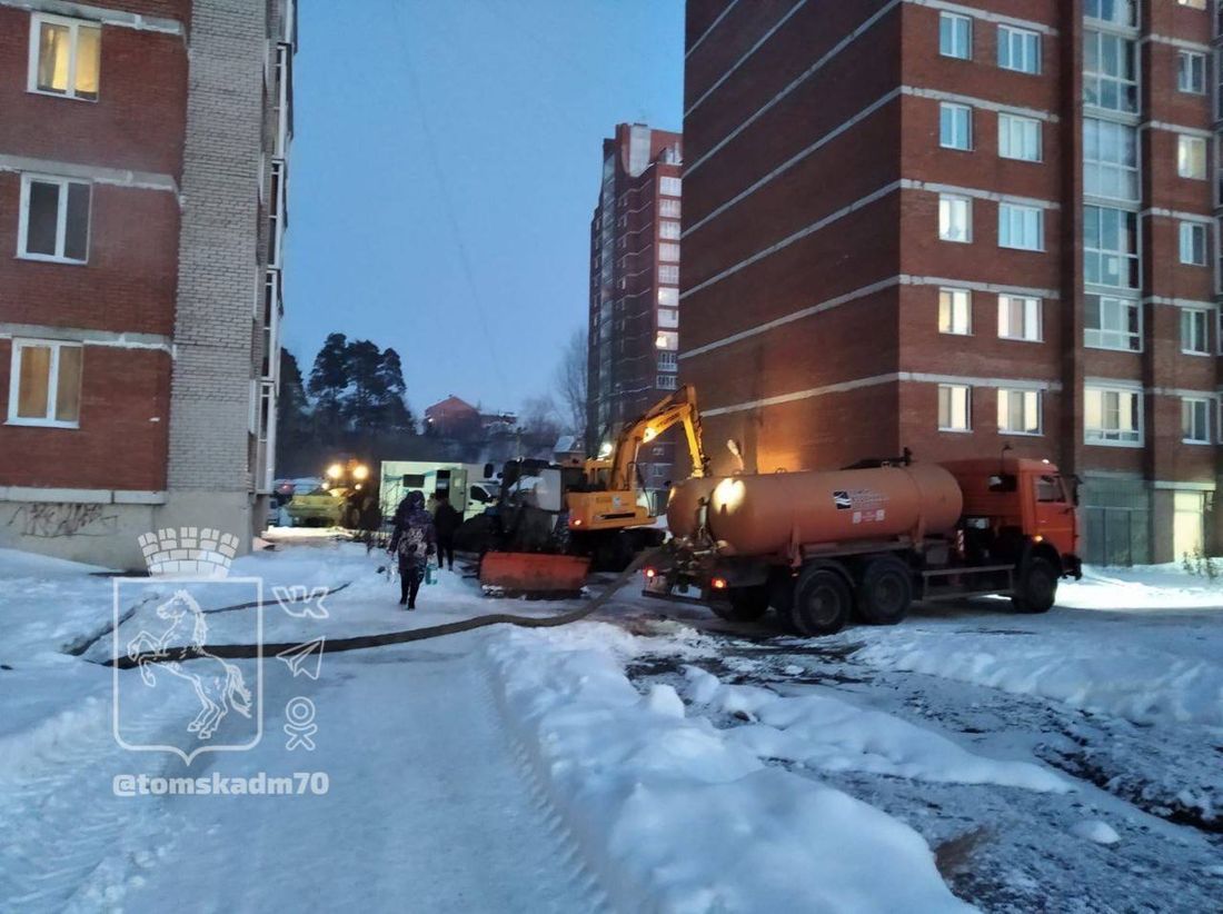 ЖКХ, Томские новости, водопровод водовод восстановили подачу воды интересные новости Томска когда дадут воду график отключ Холодная вода снова появилась в домах по пер. Б. Хмельницкого