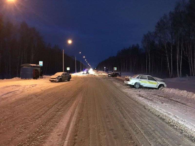 Происшествия, Томские новости, авария ДТП столкновение врезались пострадали Утром на трассе Томск-Аэропорт произошло тройное ДТП