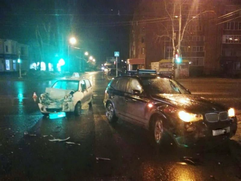 Происшествия, Томские новости, авария ДТП столкнулись сводка происшествий дорожная обстановка в Томске В Томске при столкновении BMW и Daewoo пострадала 16-летняя девушка