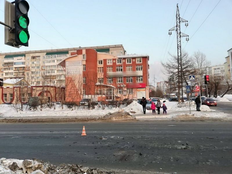 Происшествия, Томские новости, авария ДТП попал сводка происшествий дорожная обстановка аварии Пешеход попал под колеса иномарки в результате в ДТП с пятью автомобилями в Томске