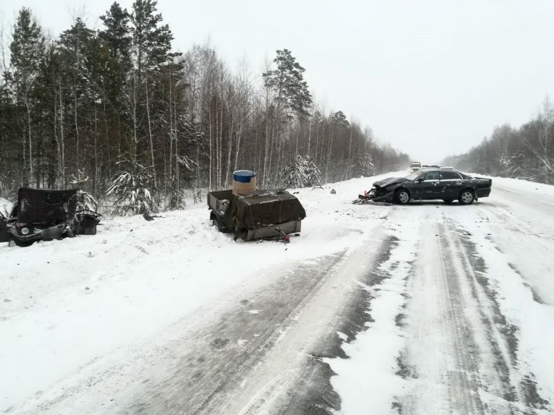 Происшествия, Томские новости, Колпашево Томск авария ДТП сводка происшествий пострадали врезались Двое пострадали при столкновении иномарки и «Нивы» на трассе Томск — Колпашево