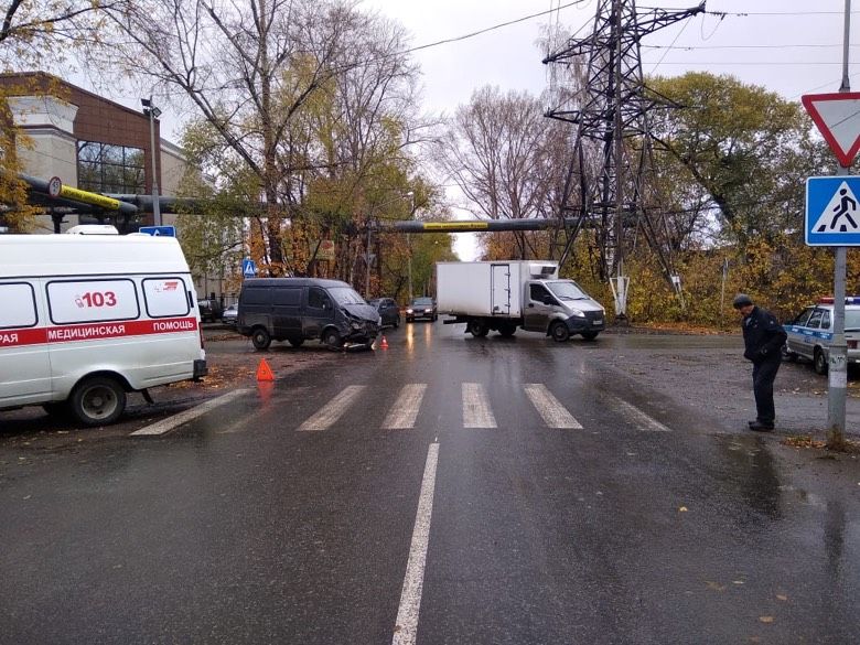 Происшествия, Томские новости, авария дтп сводка происшествий врезались пострадали «Скорая» столкнулась с «Газелью» в Томске