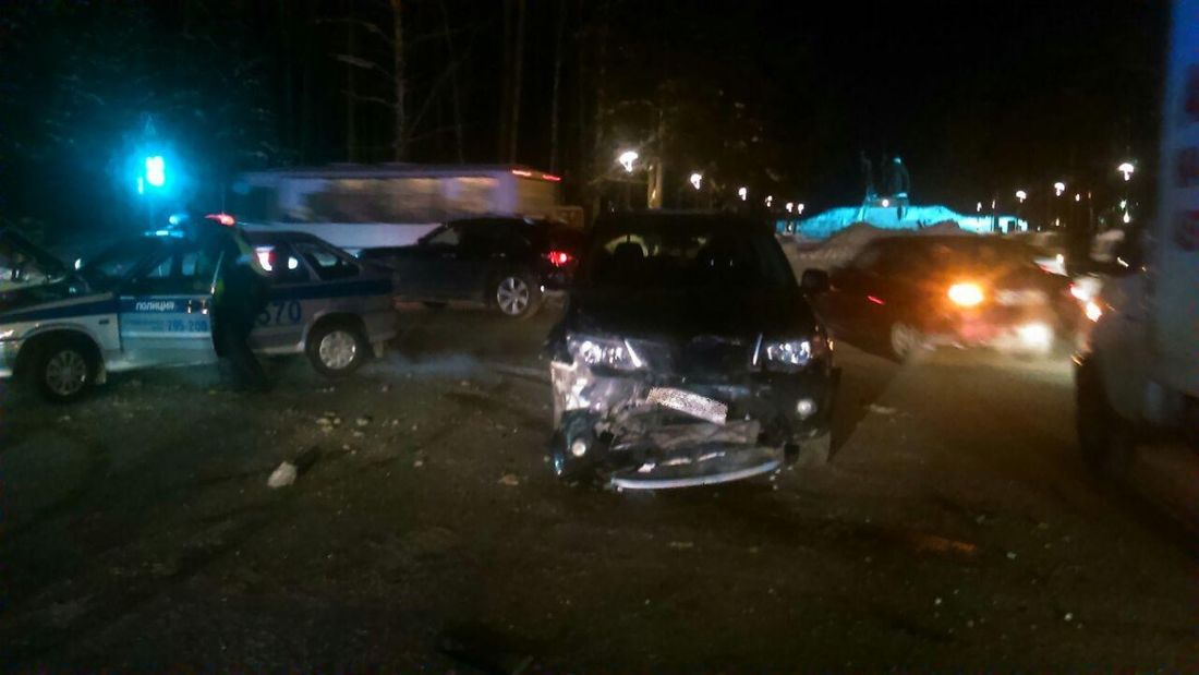 Происшествия, Томские новости, авария ДТП столкновение врезались пострадала женщина в районе Лагерного сводка происшествий Женщина-пассажир получила травмы при столкновении двух иномарок в Томске