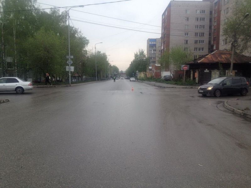 Происшествия, Томские новости, авария травма пассажир Skoda Hyundai автомобиль машина дорога дорожный знак В Томске столкнулись две иномарки, пострадала женщина