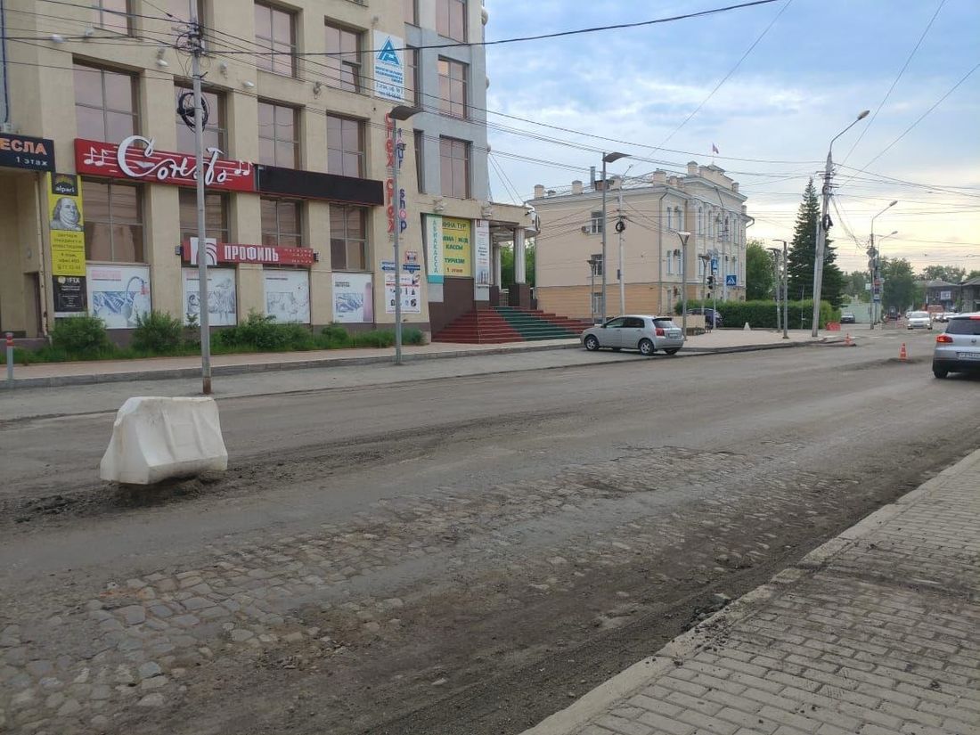 Архитектура и дизайн, Дороги, Томские новости, брусчатка старый томск история На Батенькова в Томске стала видна дореволюционная брусчатка (ФОТО)