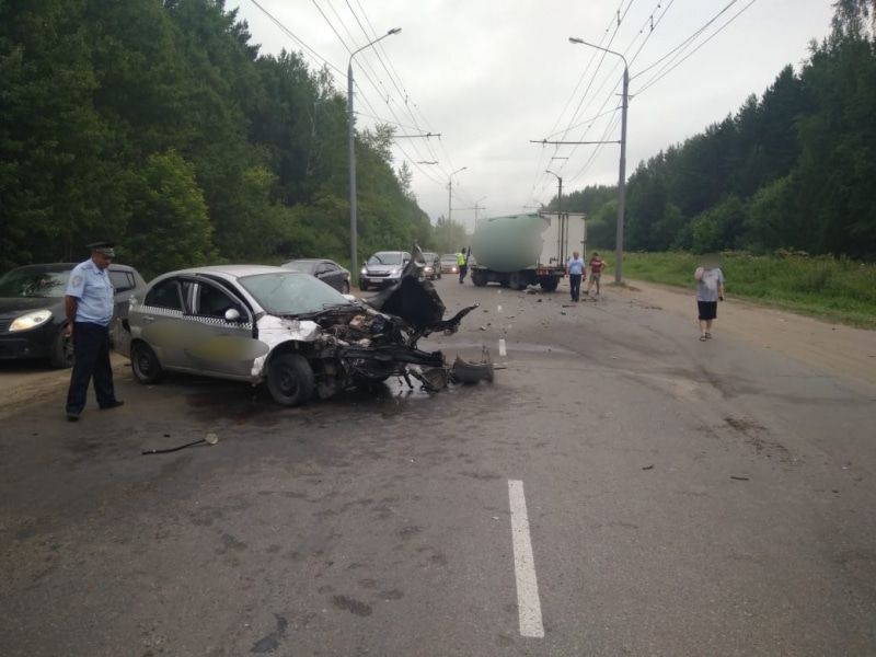 Происшествия, Томские новости, Три автомобиля столкнулись на улице Высоцкого в Томске (ФОТО)