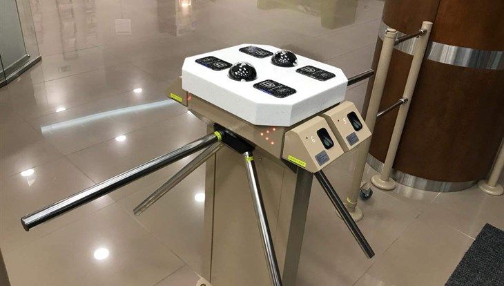 Инновации и технологии, ТГУ, Томские новости, устройство электронный пропуск распознавание человека по биометрическим данным тгу иэм ТГУ станет первым вузом России с универсальным пропускным терминалом