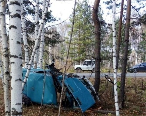 Происшествия, Томские новости, авария ДТП сводка происшествий дорожная обстановка ситуация на дорогах Трое пострадали в перевернувшемся ВАЗе на трассе в Томской области