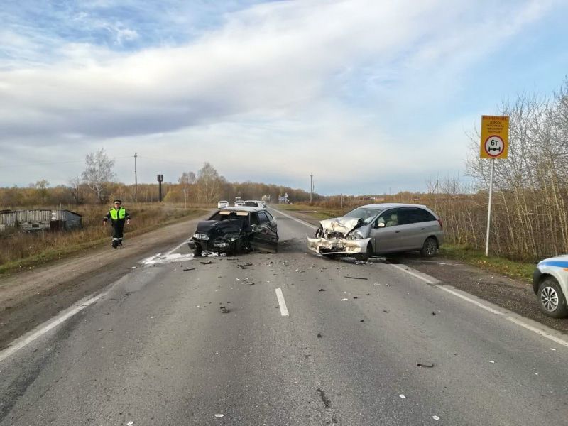 Происшествия, Томские новости, авария ДТП сводка происшествий Иномарка и ВАЗ столкнулись на трассе в Томской области, пострадал водитель