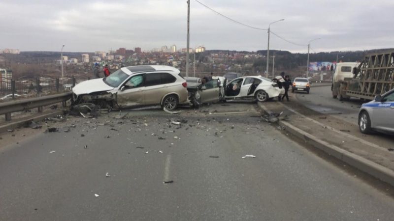 Происшествия, Томские новости, авария ДТП врезались пострадали дорожная обстановка Два BMW и Kia столкнулись в Томске, пострадали двое