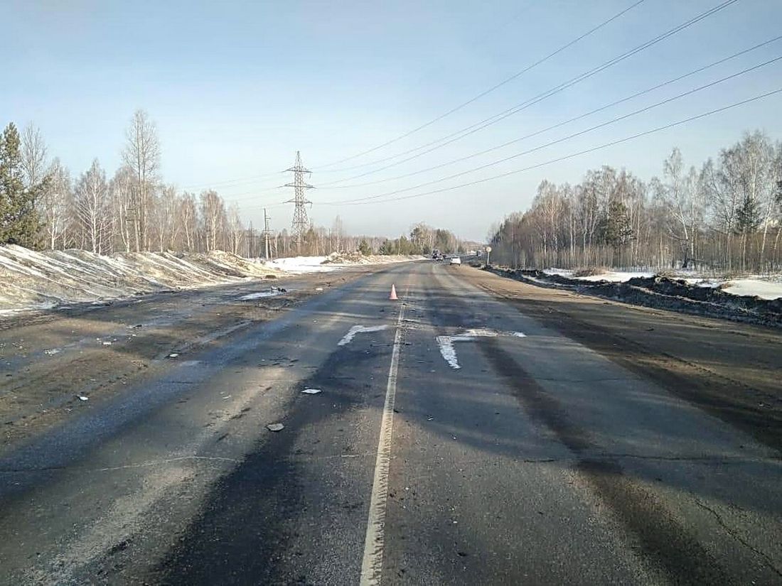 Происшествия, Томские новости, авария ДТП врезались пострадали сводка происшествий дорожная обстановка Водитель иномарки пострадал в лобовом столкновении с «Газелью» в Томской области