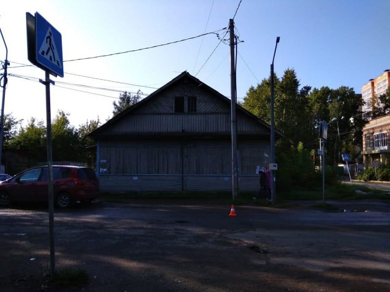 Происшествия, Томские новости, авария ДТП происшествия дорожная обстановка Мужчина с полуторагодовалым ребенком попал под колеса иномарки в Томске