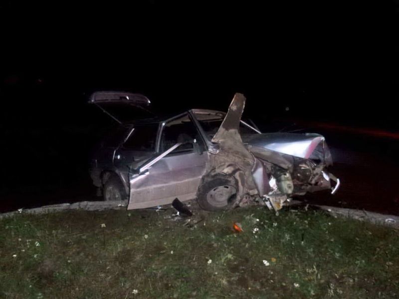 Происшествия, Томские новости, авария дтп смертельное дтп сводка происшествий в регионе Томск Водитель ВАЗа погиб при наезде на бордюрный камень в Томске