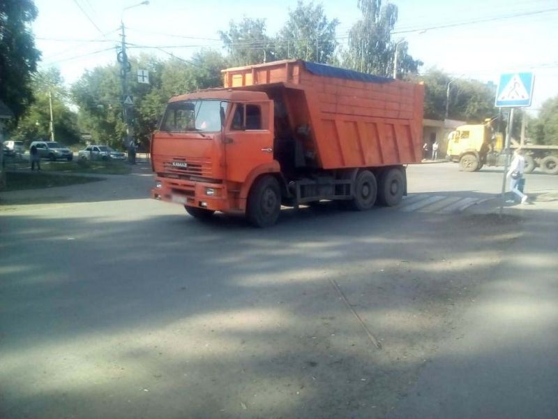 Происшествия, Томские новости, авария ДТП врезались пострадали сводка происшествий дорожная обстановка В Томске КамАЗ сбил пожилую женщину