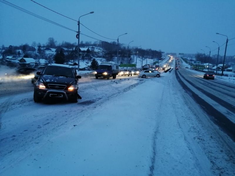 Происшествия, Томские новости, авария дтп врезались пострадали сводка происшествий дорожная обстановка Утром в Томске на Балтийской столкнулись две иномарки