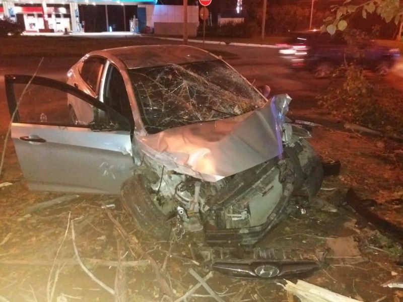 Происшествия, Томские новости, солярис хьендай сводка происшествий ДТП врезались столкнулся дерево В Томске иномарка врезалась в дерево, пострадали двое