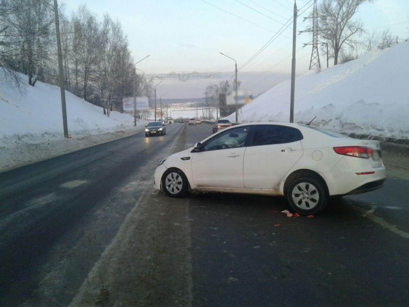 Происшествия, Томские новости, авария ДТП столкновение врезались пострадали люди сводка происшествий В Томске иномарка врезалась в столб, пострадал пассажир