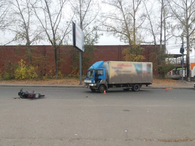 Происшествия, Томские новости, авария ДТП врезались столкнулись пострадали сводка происшетсвий В Томске столкнулись иномарка и мотоцикл