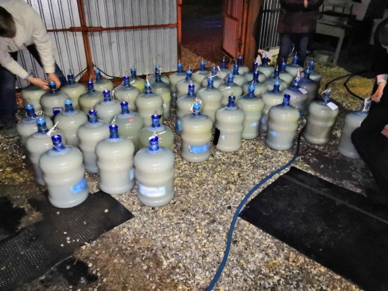 Криминал, Томские новости, контрафактный алкоголь подделка отрава травят народ акцизы проверка алкоголя В Томской области полицейские изъяли около 1400 литров немаркированного алкоголя