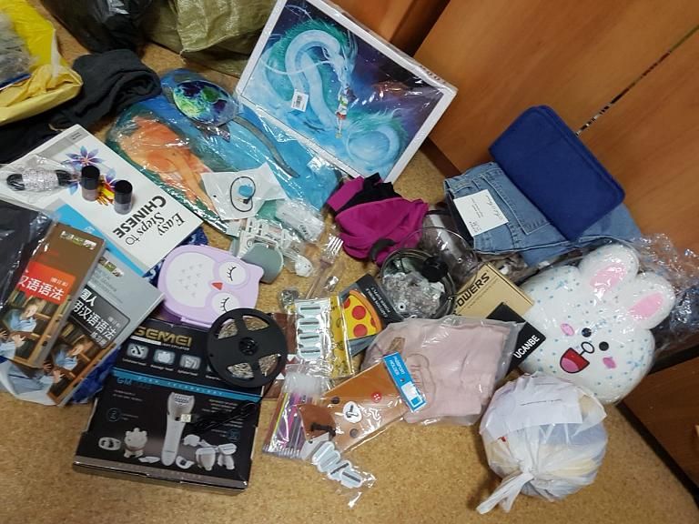 Судебные дела, Томские новости, приставы али украла деньги карта Студентка заказала на «AliExpress» 114 товаров и оплатила покупки картой соседки