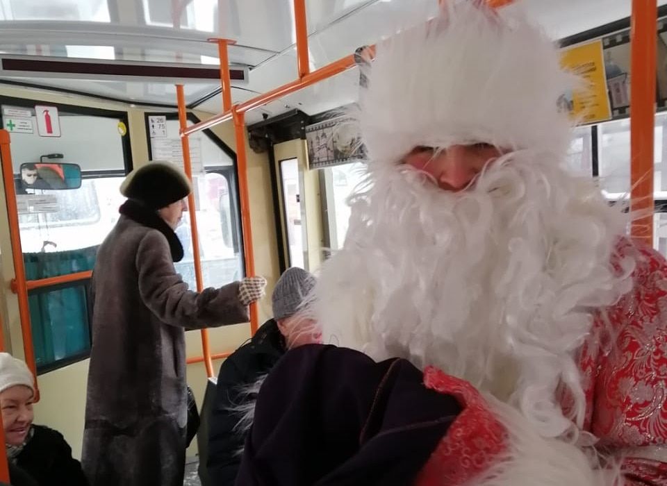 Новый год ❄, Общественный транспорт, Томские новости, новогодний десант праздник поздравление дед мороз Сегодня в Томске стартует «Новогодний десант»