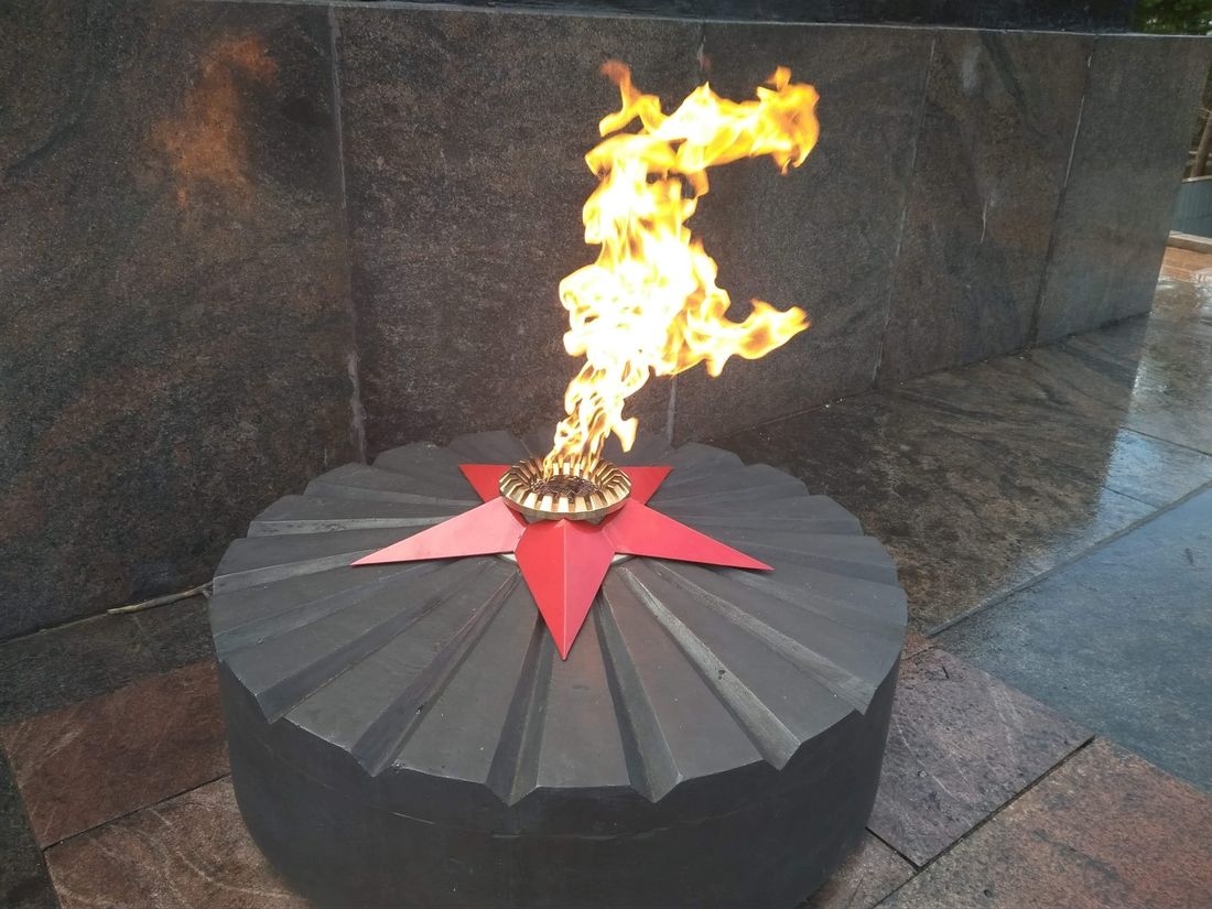 День Победы, Томские новости, вечный огонь оборудование мемориал горит факел В Томске заменили оборудование Вечного огня