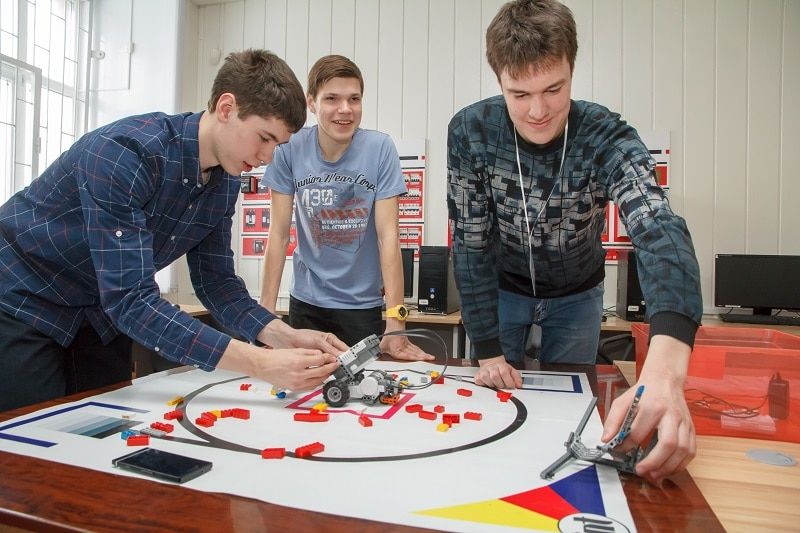 IT, Конкурсы и акции, Образование и наука, Томские новости, образование наука сибирь хакатон Сибирские школьники соберут роботов-уборщиков на хакатоне в Томске