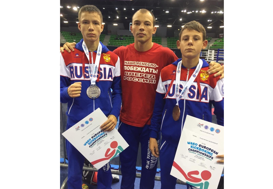 Спорт, Томские новости, кикбоксинг матч золото медаль игра выиграли томские спортсмены боевые искусства Томские кикбоксеры привезли «серебро» и «бронзу» первенства Европы