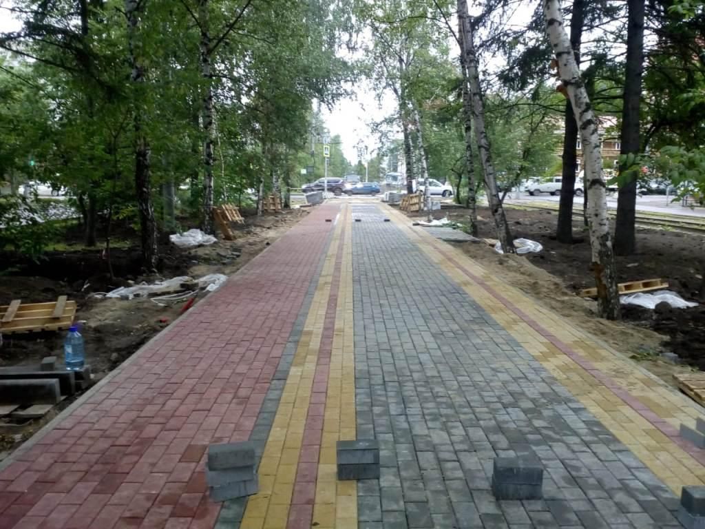 Городское благоустройство, Томские новости, тротуар плитка Кирова бульвар В Томске на бульваре Кирова укладывают тротуарную плитку