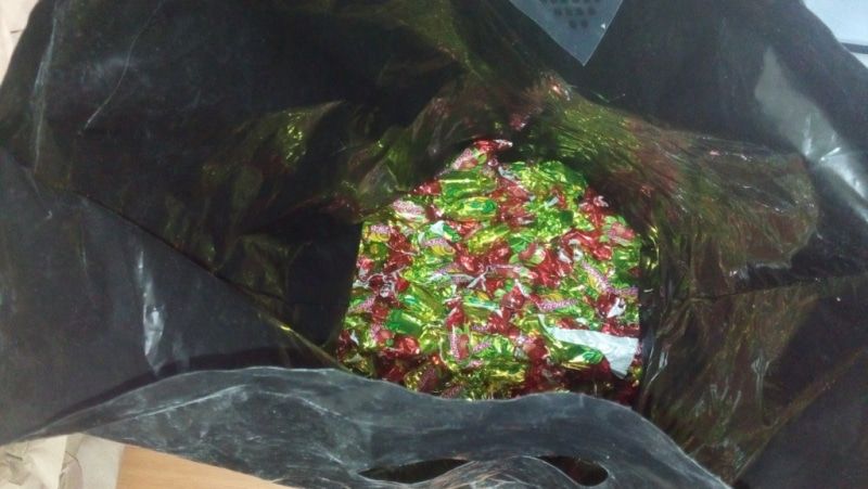 Криминал, Происшествия, Томские новости, полиция мошенник задержали арестовали обманул послал конфеты Житель Томской области продал оренбуржцу пакет конфет за 190 тыс. рублей