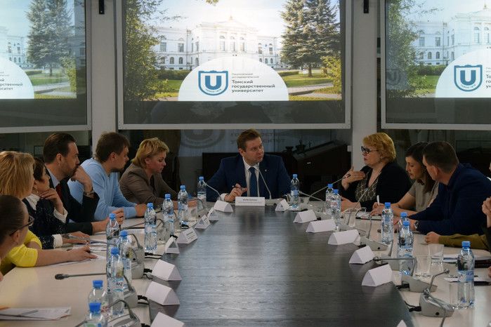 Работа, Работа в Томске, Томские новости, труд подростки работа для школьников в Томске В Томске обсудили проблемы трудоустройства подростков