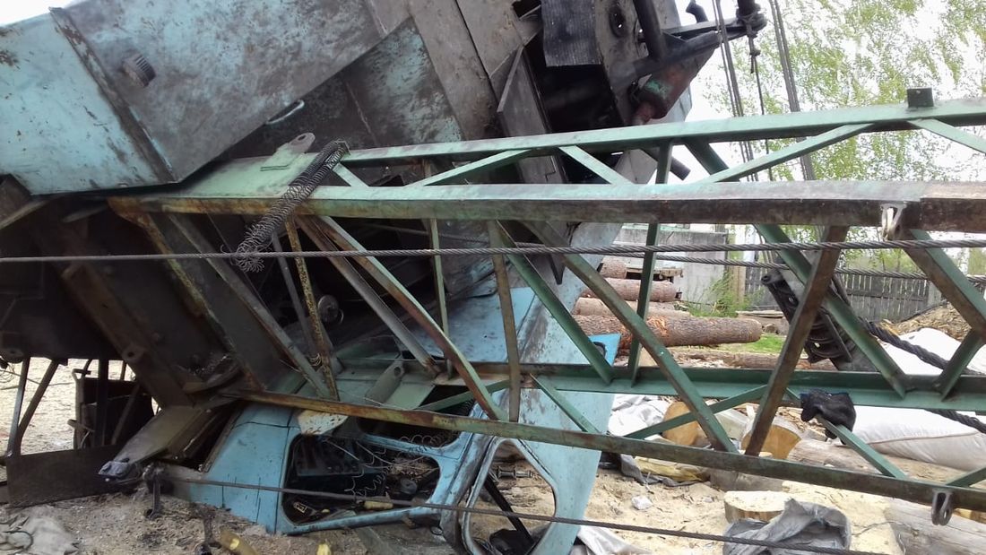 Происшествия, Томские новости, кран упал происшествия В Томске упавший на бок кран зажал человеку ногу