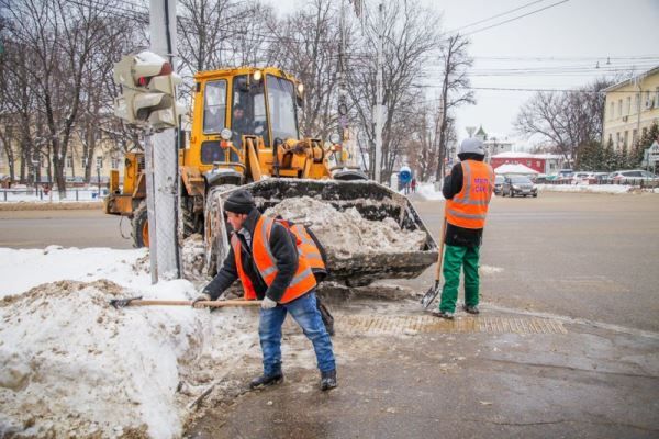 ЖКХ, Томские новости, тротуары уборка снега чистят снег уборка наледь Ночью в Томске очистили от снега тротуары по Кузнецова, Крылова и Смирнова