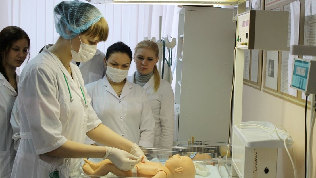 Образование и наука, Томские новости, медучреждения медколледж образование наука лучшие топ медики куда поступать где учат на акушеров Томский медколледж вошел в 100 лучших образовательных учреждений России