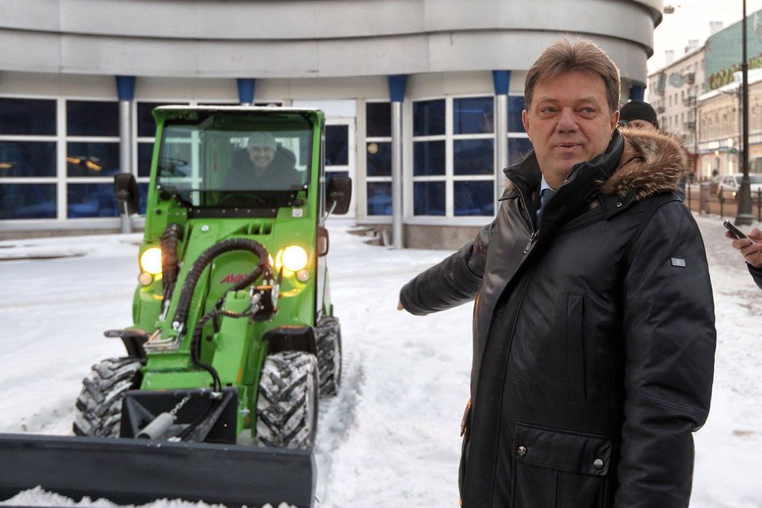 Городское благоустройство, Дороги, ЖКХ, Томские новости, САХ спецавтохозяйство уборка снега вывоз снега затор пробки брошенная техника бардак в городе Мэр Томска раскритиковал «Спецавтохозяйство» за создание заторов на дорогах