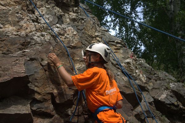 Спорт в Томске, Томские новости, площадка горя дюймовочка альпинисты где заниматься скалолазанием в Томске В Томске открылась новая интерактивная площадка для скалолазания