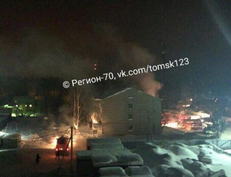 Происшествия, Томские новости, пожар поликлиника Тимирязево сгорели загорелось пожар спасли эвакуация МЧС зимние пожары сводка прои Тимирязевская поликлиника не принимает пациентов из-за произошедшего пожара